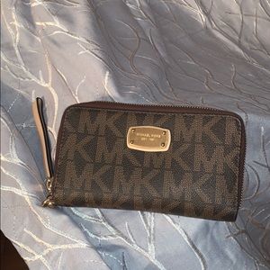 Michael Kors Wristlet/Wallet